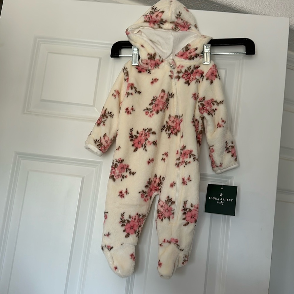 NWT LAURA ASHLEY BABY HOODED PLUSH COVERALL. Size 0-3M. Ivory/pink flowers.
